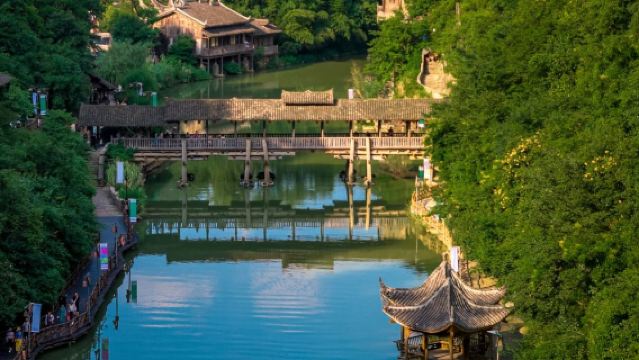 Private Day Trip from Guiyang to Wujiangzhai International Tourism Resort - Encounter the Real-Life Version of Spirited Away