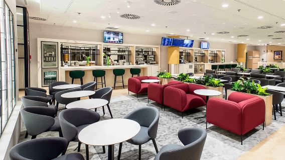 WAW Puolan Varsovan Chopinin lentoaseman VIP-lepotila | First Class VIP-lepotila | Välilasku kotiin suihku- ja lepotila