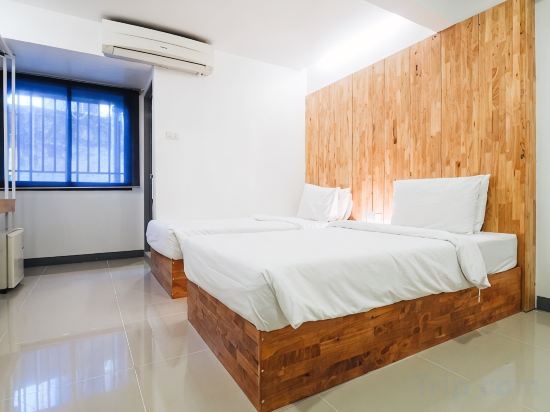 Loyy Hotel Room Type - Standard Twin Room