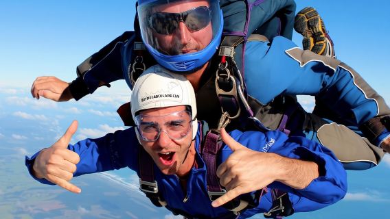 Pengalaman terjun payung di Auckland, Selandia Baru 2451