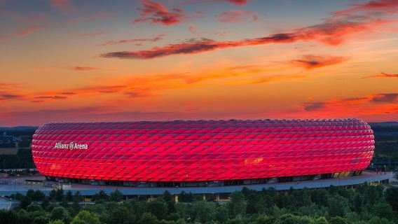 ทัวร์ครึ่งวัน มิวนิค เยอรมนี Allianz Arena + BMW World + พระราชวังนิมเฟนเบิร์ก