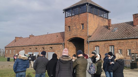 Guided Tour from Krakow to Auschwitz Birkenau with Transfer