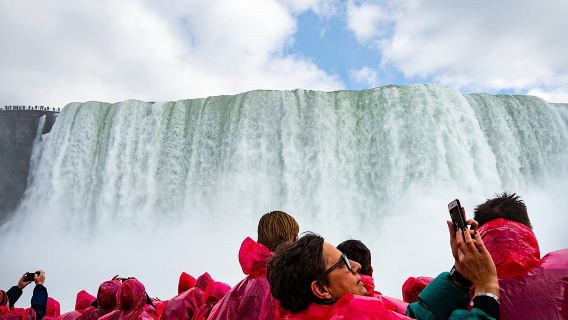 FROM TORONTO: Niagara Day Tour w/ Niagara on the Lake & Boat Ride