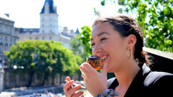 Paris: Champagne and Food Tour