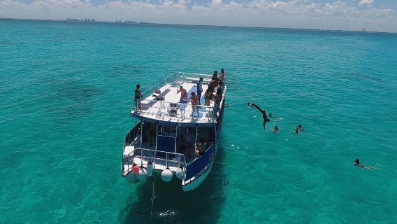 Tour in catamarano a Isla Mujeres tutto incluso