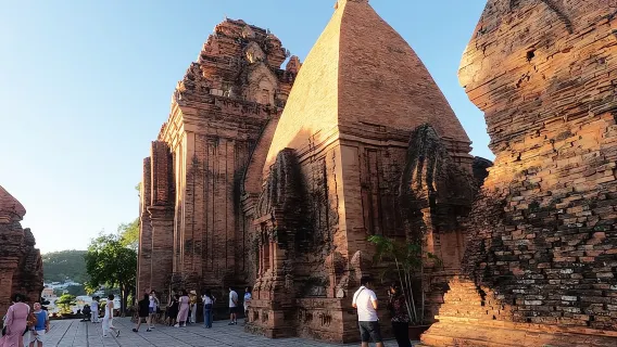 Private tour: Nha Trang Half day city tour &Lunch with PHỞ