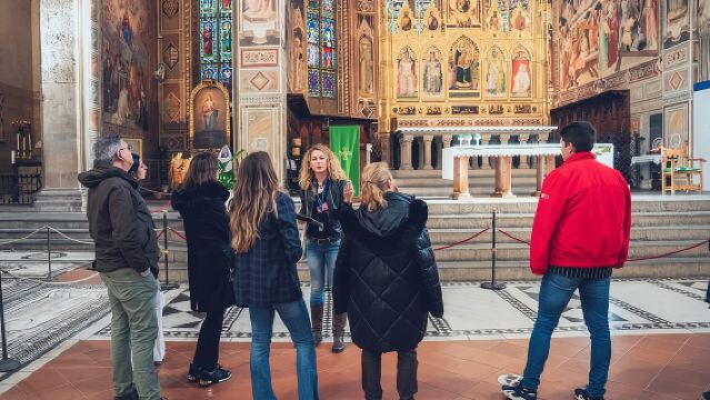 サンタ・クローチェ聖堂：フィレンツェの巨匠たちの中を歩く