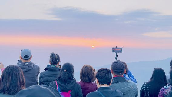 Nagarkot Sunrise View & Day Hiking dengan Makan Tengahari - Persendirian/Berkumpulan
