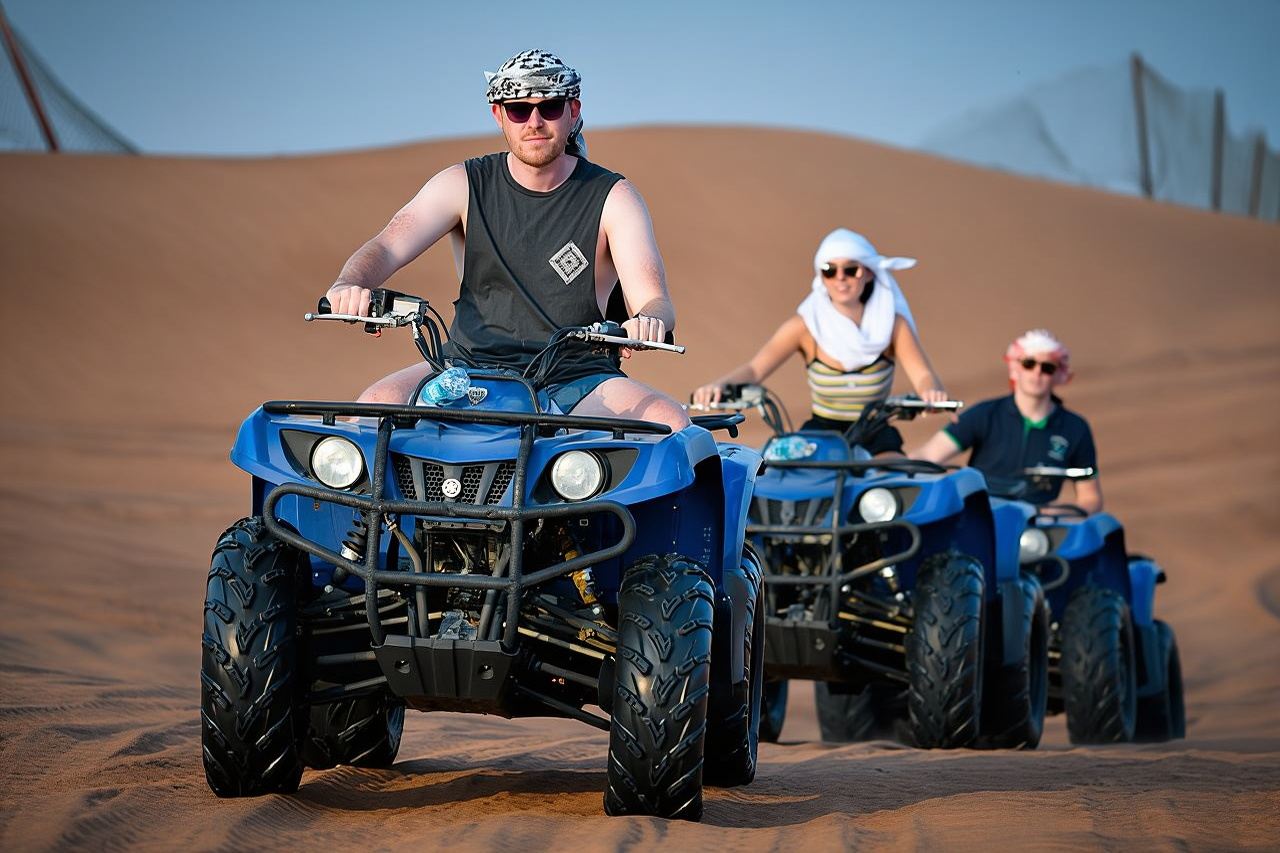 Dubai: safari mattutino nel deserto, quad, sandboard e cammello.