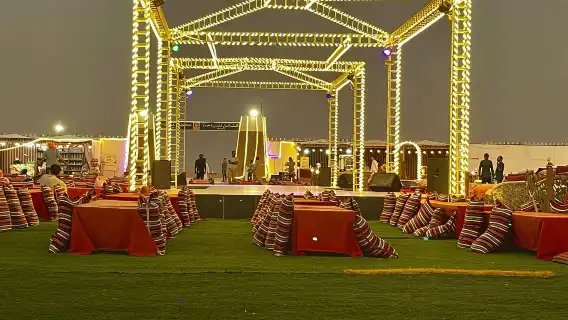 杜拜沙漠獵遊與獵鷹合影體驗