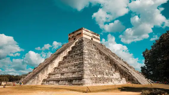 Cancun in its entirety: Chichen Itza ruins, cenote, and Valladolid