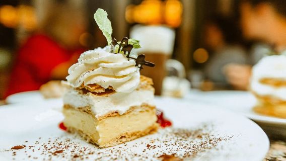 Prag: Preisgekrönte Altstadt-Food-Tour mit vier Getränken