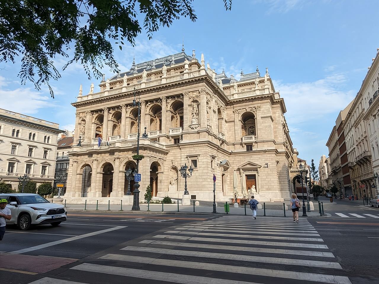 Budapest: Lawatan Berpandu di Rumah Opera