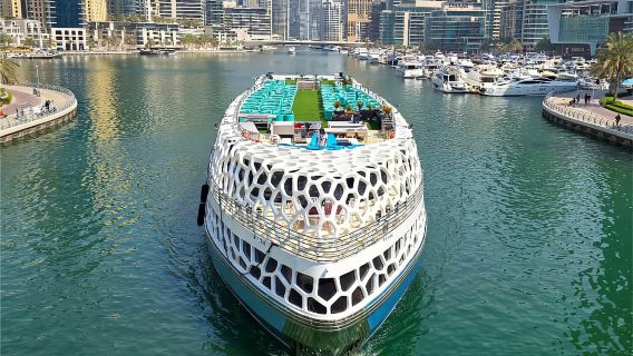 Дубай: Круиз на мегаяхте с ужином и шведским столом
