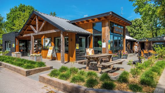 Otterlo + Giethoorn + Hoge Veluwe National Park 1-day tour