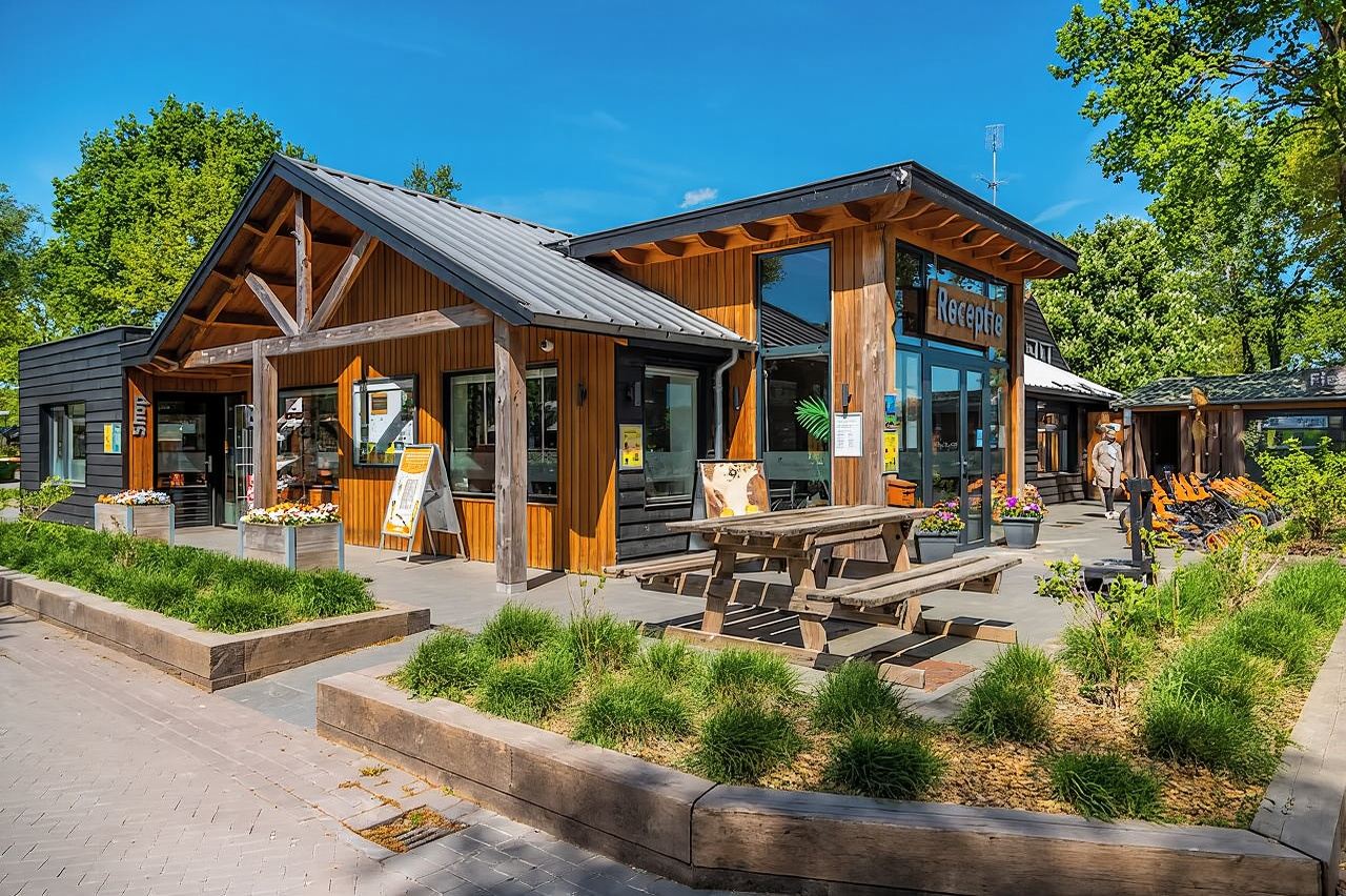 Otterlo + Giethoorn + Hoge Veluwe National Park 1-day tour