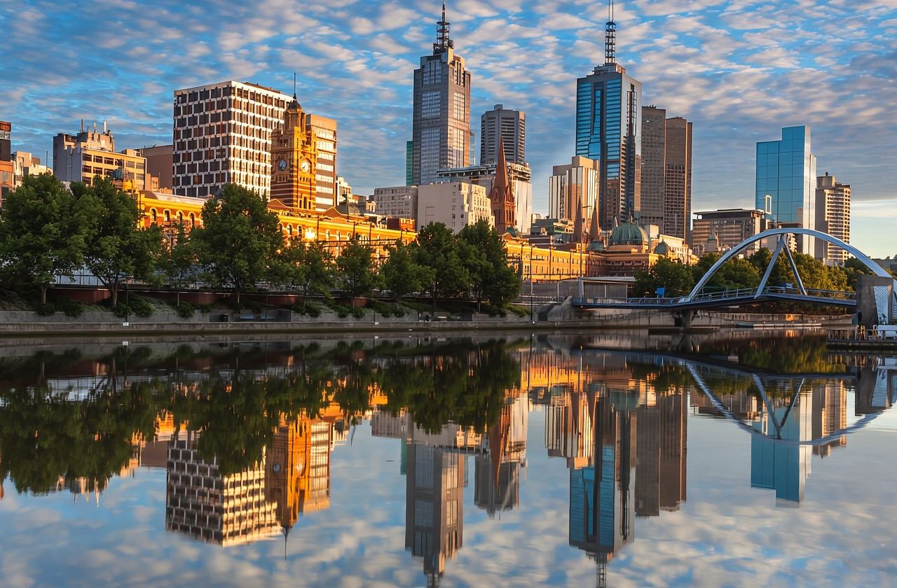 Melbourne Yarra River cruise sightseeing (upstream/downstream optional)