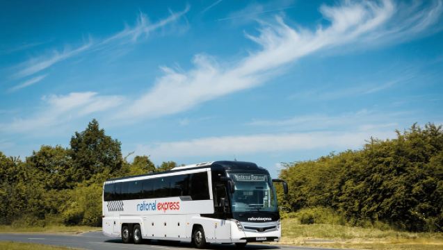 Flughafen Luton (UK): Hin- und Rückfahrt ins Stadtzentrum (häufige Abfahrten + Stornierung bis 1 Tag vorher + spontane Buchung möglich)