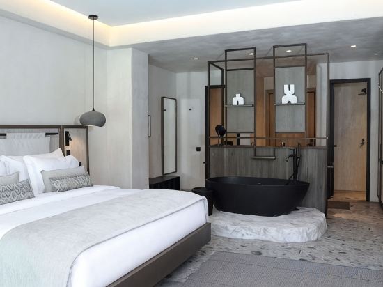 Aeonic Suites and Spa - Tap to explore photos