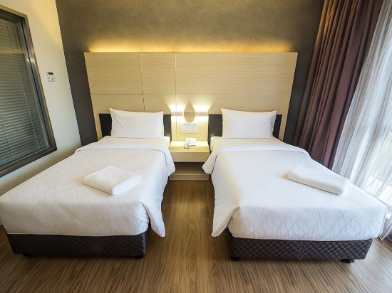 Hotel Labuan Point Room Type - Superior Twin Room