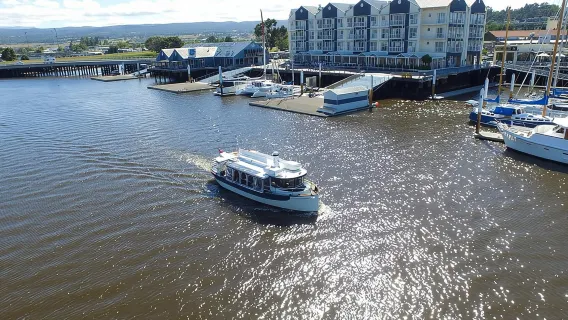 Pelayaran Ngarai Katarak pukul 11:30 pagi
