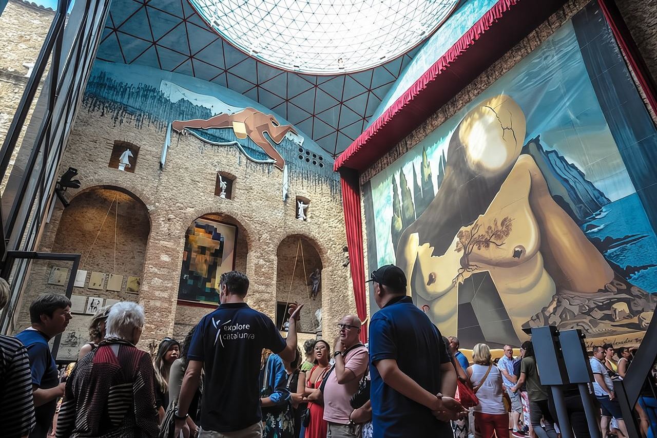 Dali Museum, House & Cadaques Small Group Tour from Barcelona