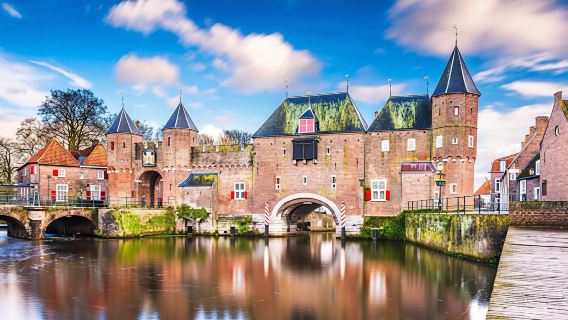 Self guided tour with interactive city game of Amersfoort