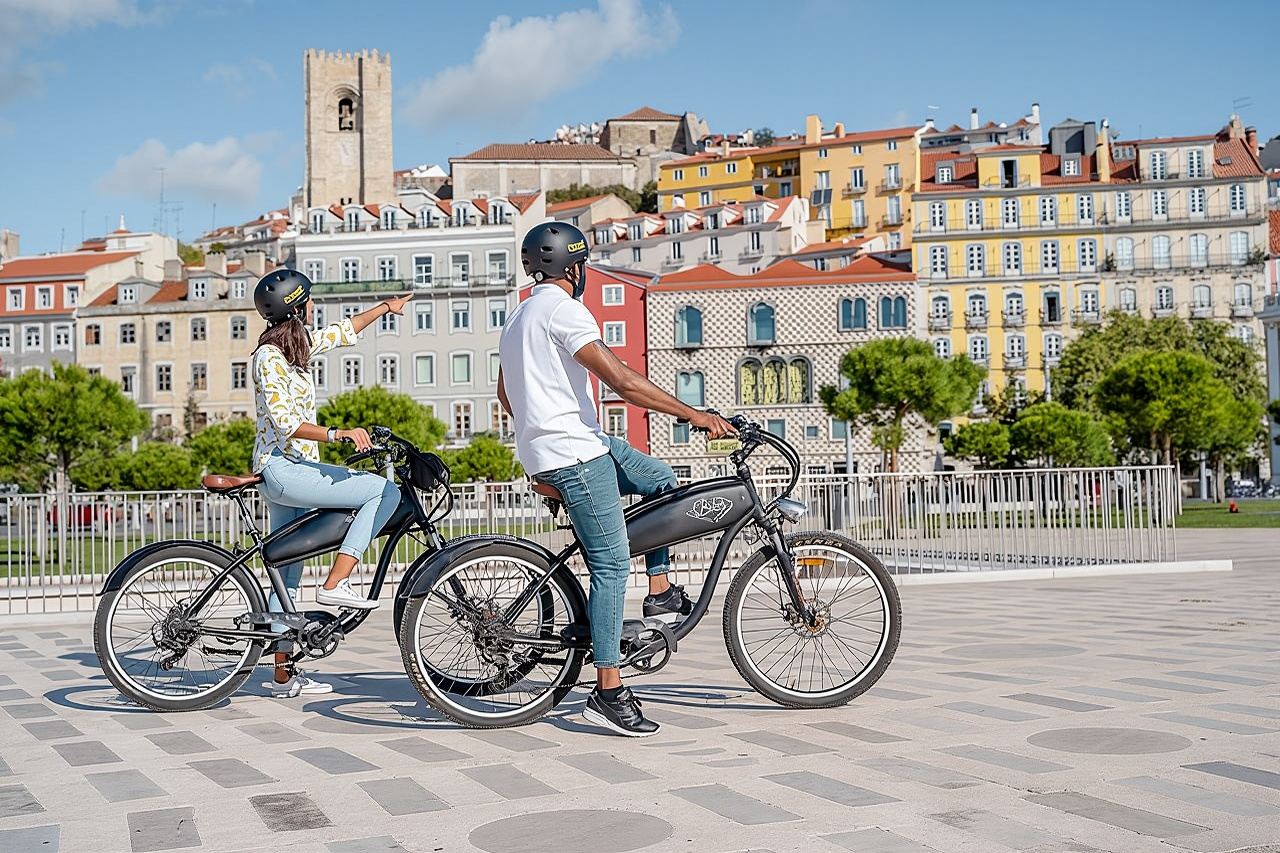 Lisbon E-Bike Tour Commerce Square, Mouraria and Alfama 