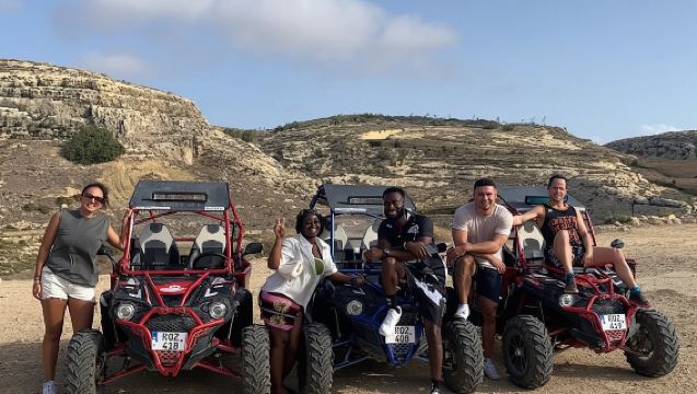 Tour in Buggy di un Giorno Intero a Gozo con Giro in Barca
