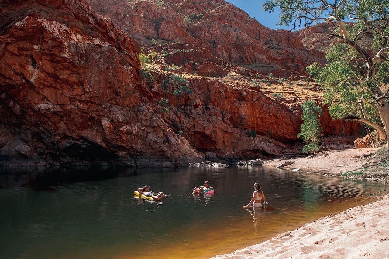 Alice Springs: Lawatan Sehari Banjaran MacDonnell Barat dengan Makan Tengahari