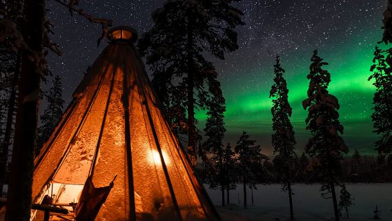 Levi: Northern Lights Campfire