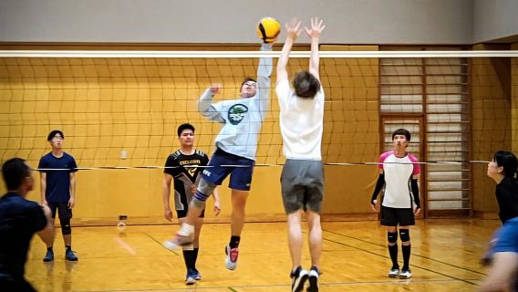 Volleyball in Osaka, Kobe & Kyoto with locals!