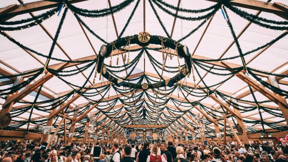 München: Oktoberfest-Abend im großen Bierzelt inklusive Tischreservierung