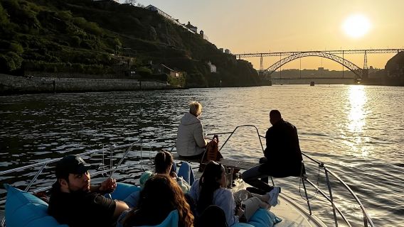 Porto: Crociera dei 6 ponti con opzione tramonto e vino Porto