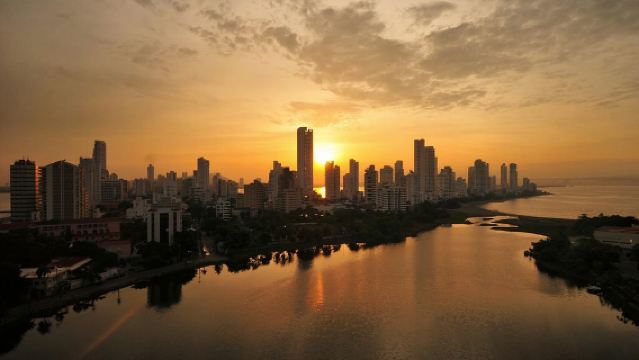 Joining a Local Family at their eating table - Lunch or Dinner Experience