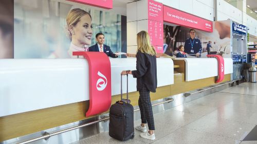 Dubai International Airport bridge airport pick-up service 9