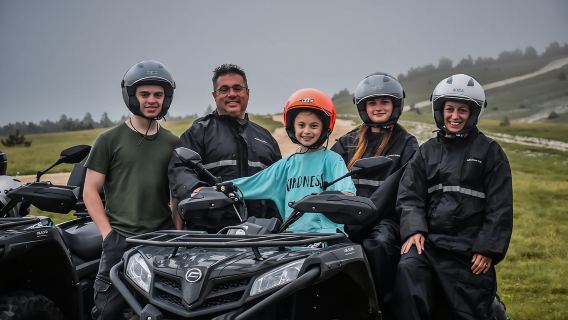 Depuis Split : Excursion en quad pour la famille Cetina avec pique-nique