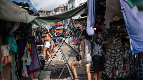 Bangkok: Tour zu schwimmendem Markt, Phra Pathom Pagode & Cafés