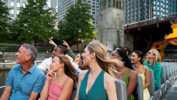Lake Michigan & Chicago River: 75 Minute Speedboat Cruise