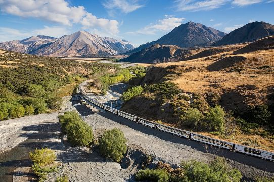 Chuyến đi trong ngày bằng tàu TranzAlpine, Arthur's Pass và Castle Hill