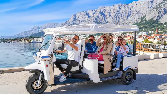 Makarska: Skywalk-Tour mit Tuk Tuk – Ticket ohne Anstehen