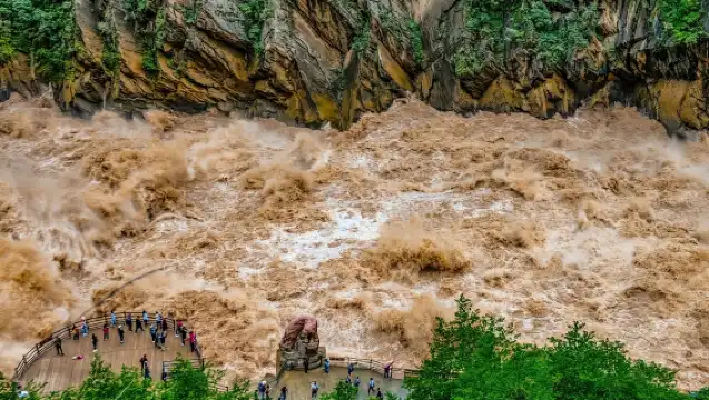 麗江私人一日遊，遊覽上虎跳峽和黑龍潭