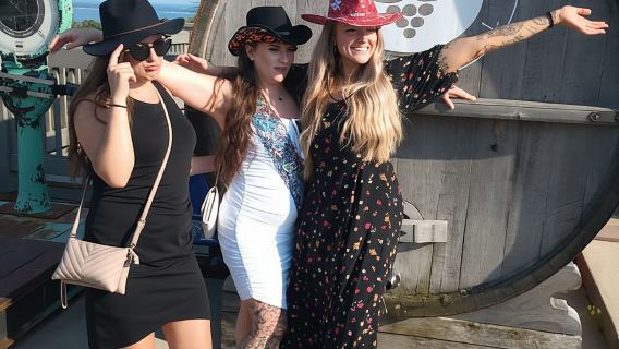 NON BUS White Wine Lover Old Mission Traverse City Wine Tour