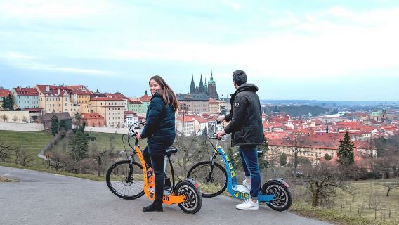 Praga: tour panoramico in bici elettrica/monopattino elettrico