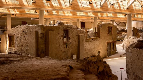 Santorini: Mythical Day Trip to Akrotiri with Volcano Cruise