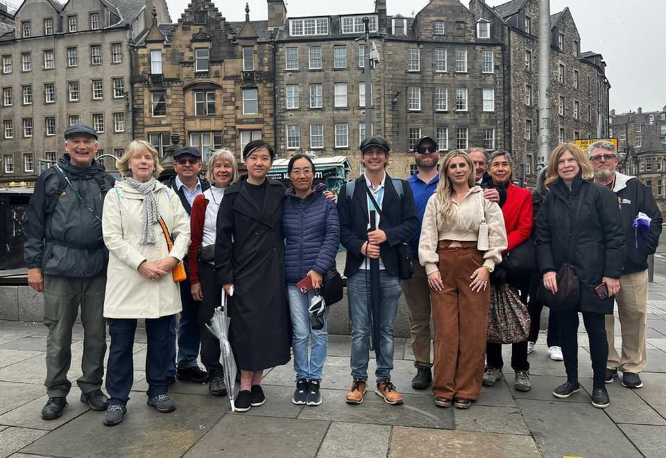 Edinburgh Castle & Royal Mile Walking Tour - Ticket Included