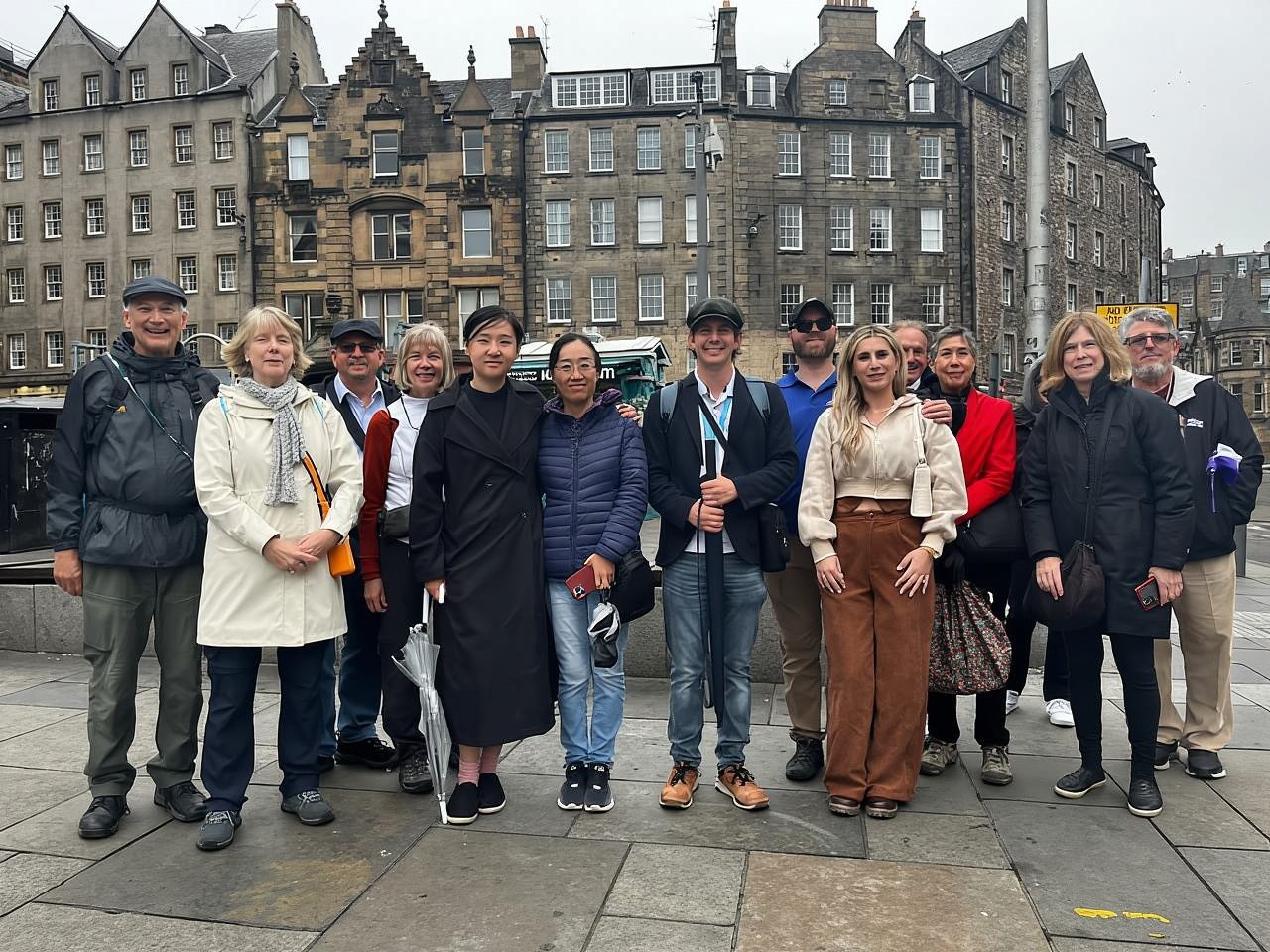 Edinburgh Castle & Royal Mile Walking Tour - Ticket Included