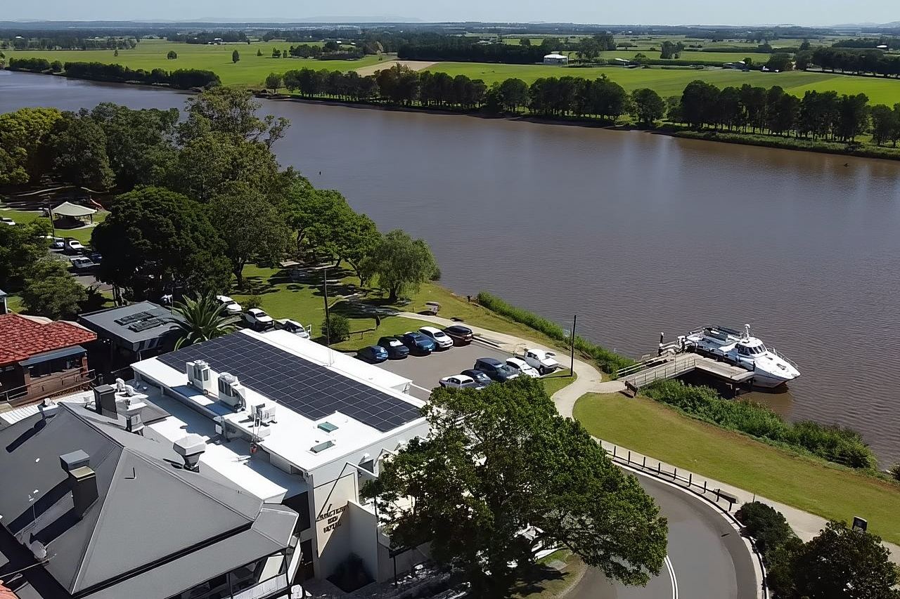 Newcastle: Hunter River Discovery Cruise with Lunch