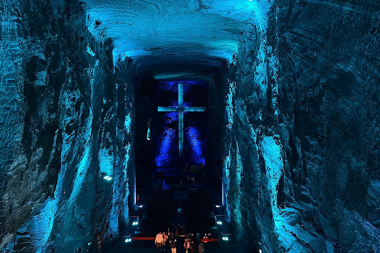 NEW & CHEAPEST Visit 5 Top Sights in Zipaquira & Guatavita PICKUP