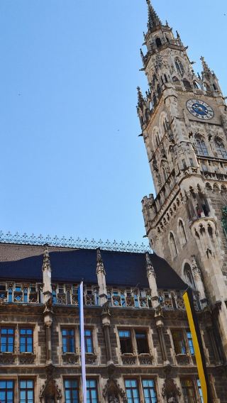 Marienplatz + Munich Zoo + Theresienwiese + New Town Hall 1-day tour